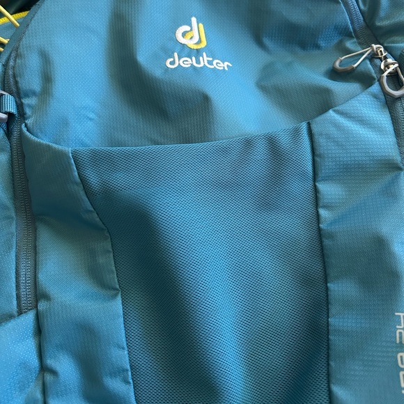 Deuter Futura 24 Litre Backpack (Teal colour) excellent condition only used 2 x - Picture 1 of 5